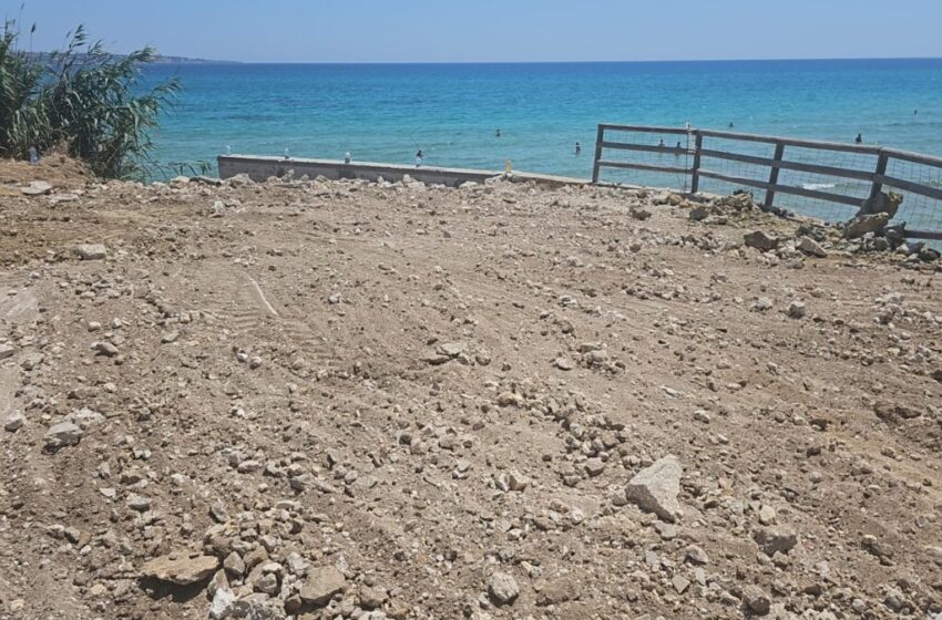 Il Belvedere Arenella pericolante sarà ricostruito. Scimonelli: “Perchè i lavori in alta stagione?”