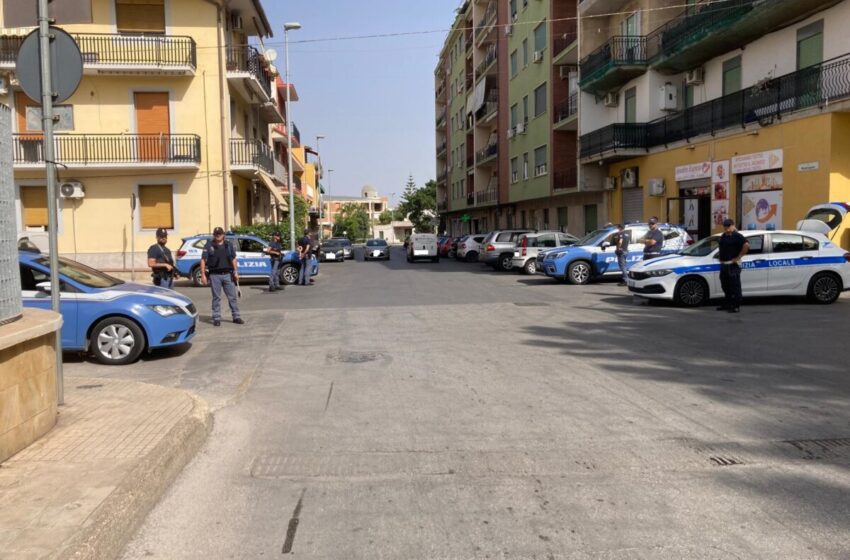 Trovato con un coltello nascosto sotto il sedile dell’auto, denunciato un 22enne