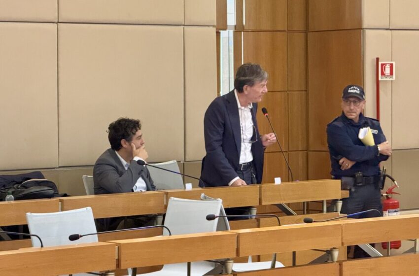 “No” del consiglio comunale all’intitolazione di una via a Ramelli, FdI: “Profondo sdegno”