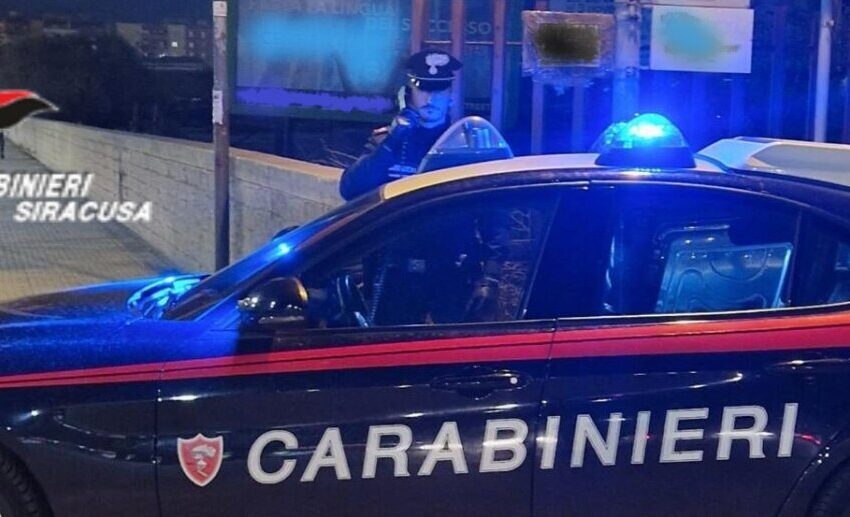 Controlli straordinari dei Carabinieri a Siracusa, smantellata una piazza di spaccio in via Marco Costanzo