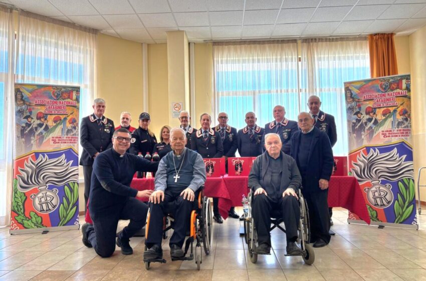 L’ANC dona colombe pasquali agli ospiti della casa di riposo Sant’Angela Merici