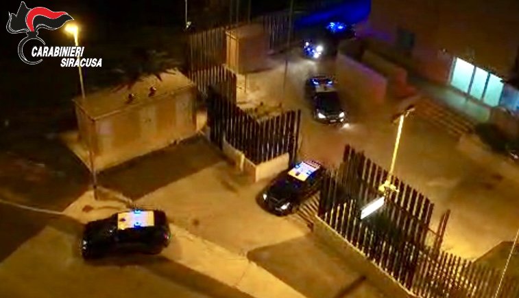 Far West a Francofonte, blitz dei Carabinieri per tre tentati omicidi e sparatorie: 5 arresti