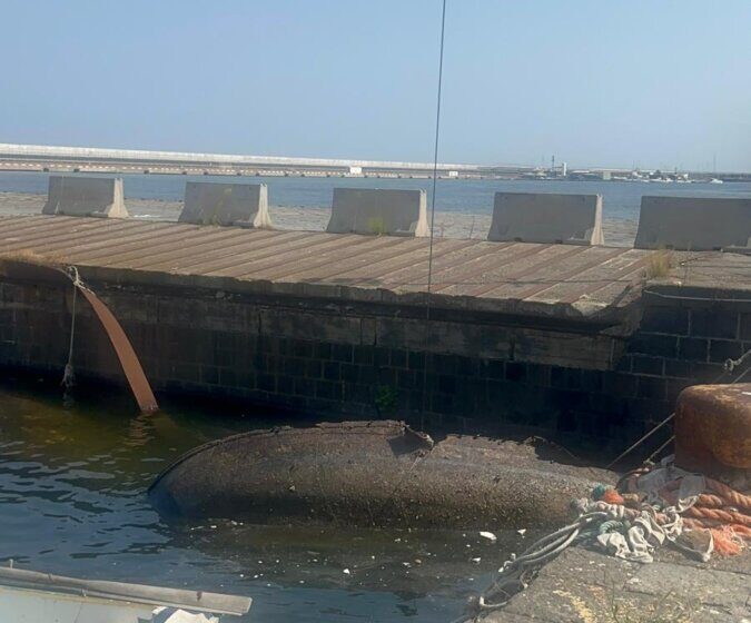  Via i relitti dal porto di Augusta, pronto un piano: rimozioni in corso a Catania