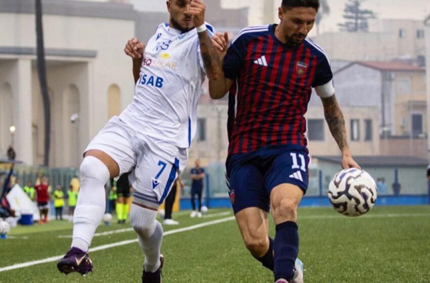  Siracusa, che beffa: gioca, crea, spreca. E vince il Cosenza (0-1)