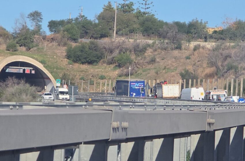  Lunga coda in autostrada, tamponamento dopo lo svincolo di Augusta