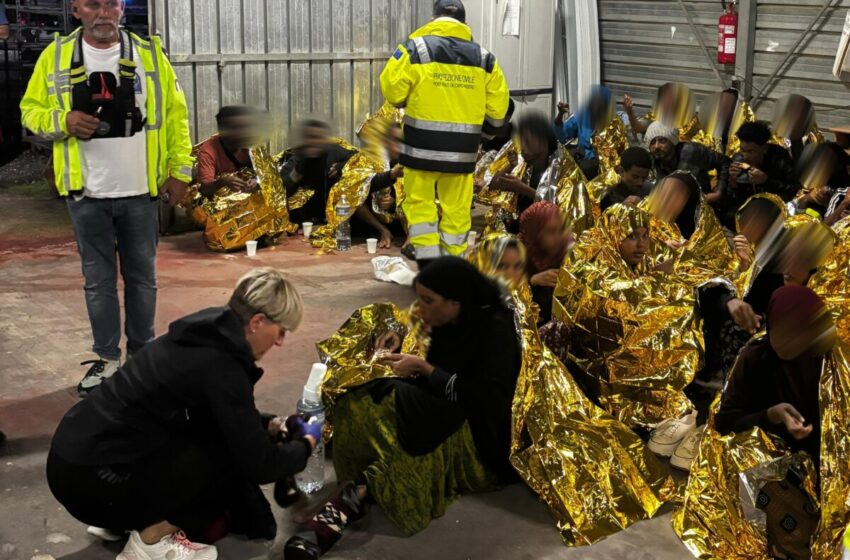  Sbarco di 45 migranti a Portopalo, tra loro 13 donne e diversi minorenni