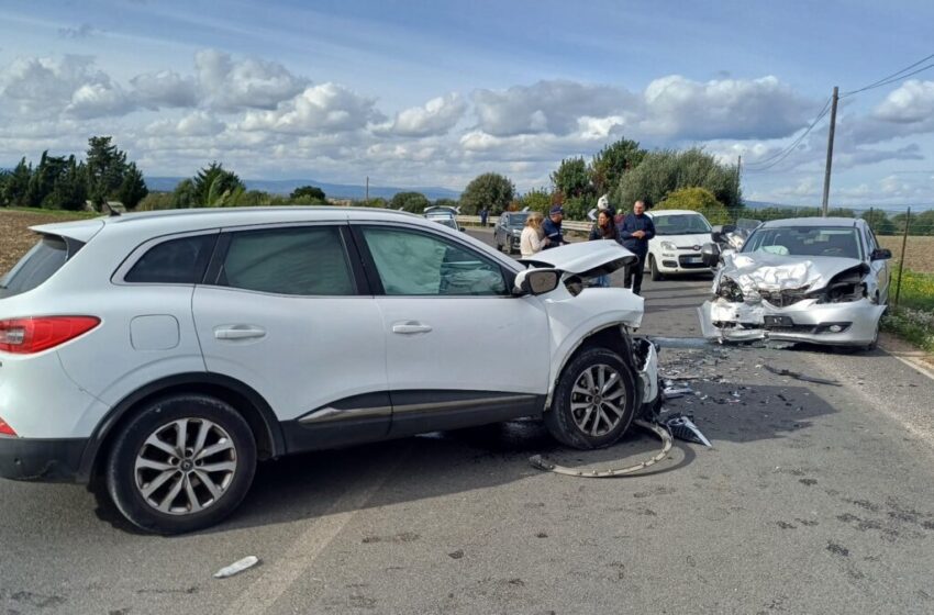  Frontale in via Capo Murro di Porco: feriti i conducenti delle auto coinvolte