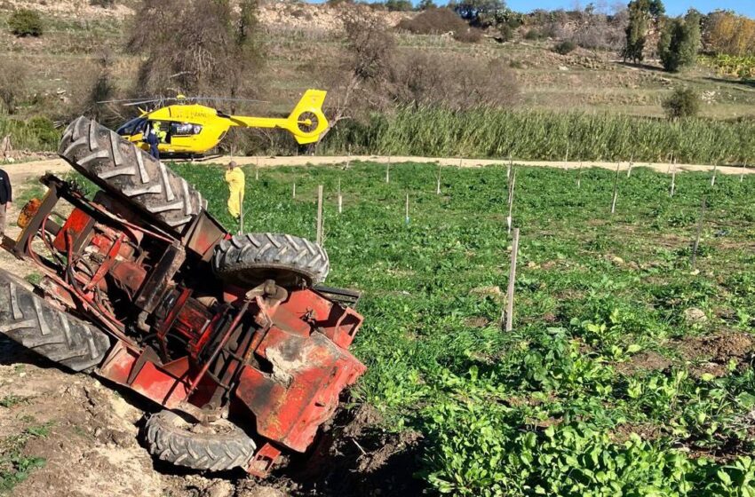  Incidente sul lavoro, trattore si ribalta. Ferito 53enne, in elisoccorso a Catania