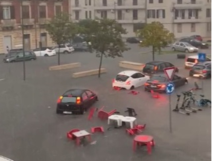  Un anno dopo, piazza Euripide e Largo Gilippo annegano di nuovo sotto la pioggia