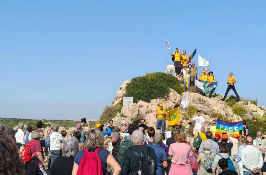  Marcia-passeggiata alla Pillirina,ripartita la mobilitazione in difesa della ‘perla’ di Siracusa