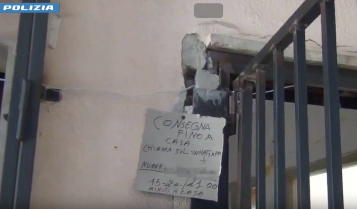  Blitz in via Santi Amato: sequestrate droga e armi, tre arresti