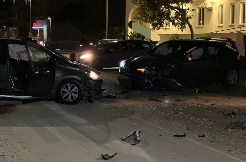  Frontale in via Politi Laudien, feriti lievi. Chiusura temporanea della strada