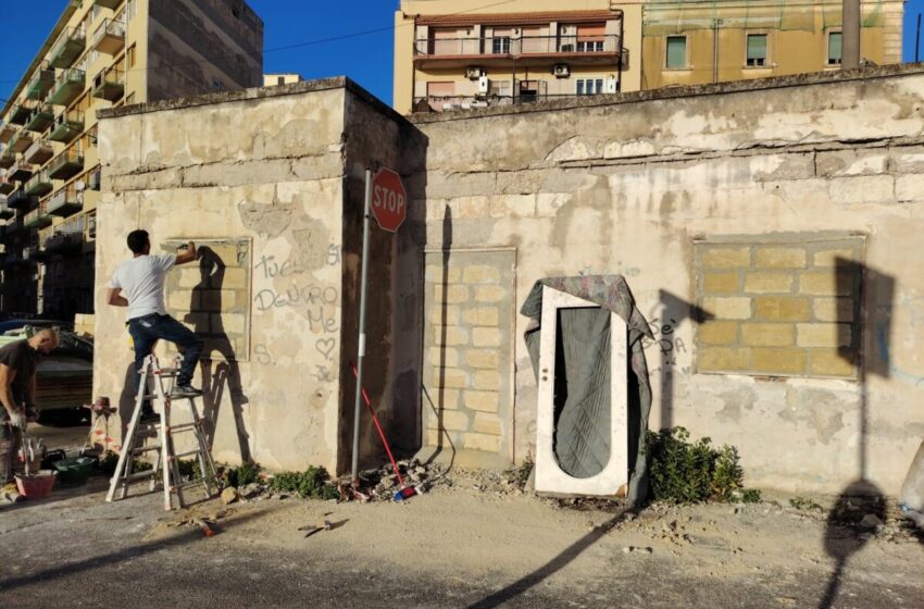  Murata la baracca all’ingresso del parcheggio del Molo dopo l’ultimo incendio
