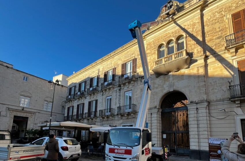  Nuovo intervento di manutenzione all’orologio di Piazza Archimede: è “in servizio” dal 1882