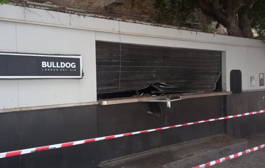  Esplosione nella notte, colpito ancora Borderi nel locale della movida alla Marina