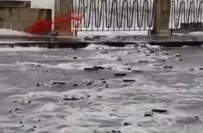  Lungomare di Levante battuto dalle mareggiate, Grienti: “Evitate rischi inutili”