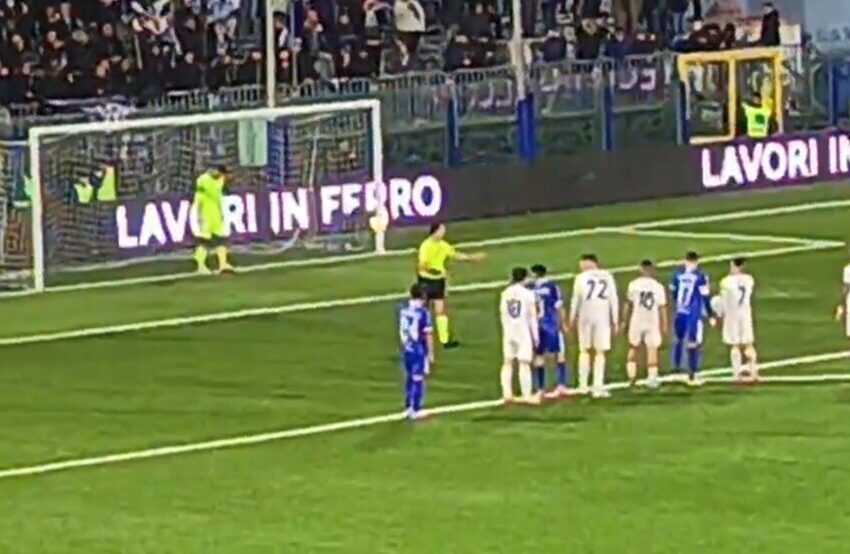  Siracusa, terra di conquista. Anche il Crotone va via con i tre punti (3-1)