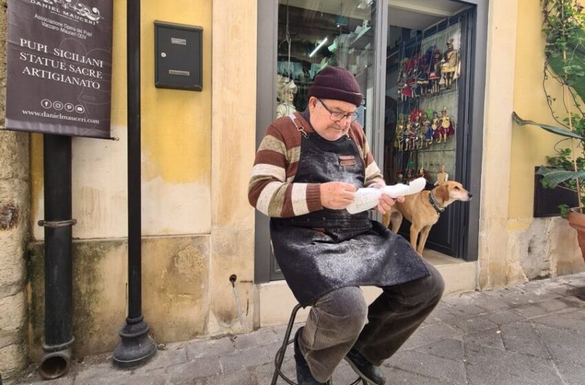  Addio a Umberto Mauceri, storico puparo siracusano: affiancò per anni il suocero Alfredo Vaccaro