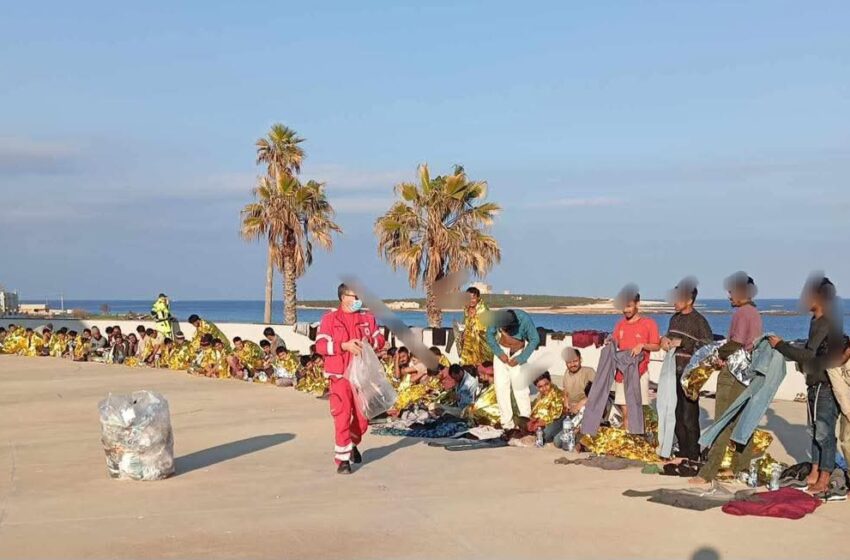  Sbarco a Portopalo, barcone con 83 migranti a bordo
