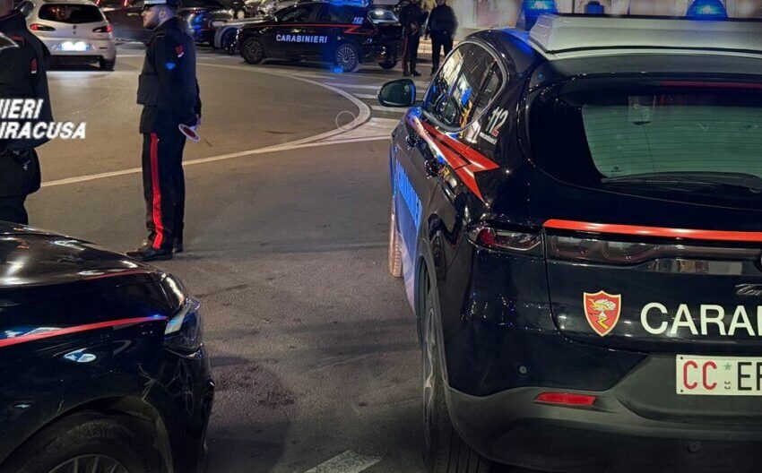  Siracusa, 18enni denunciati per guida senza patente e uso di droga