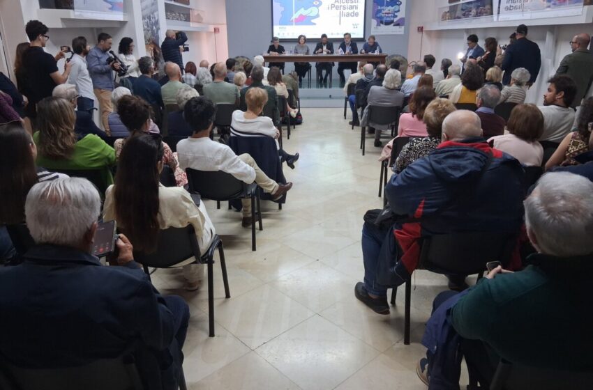  Teatro greco, la stagione debutta con Alcesti ed Antigone. Biglietti boom, è corsa all’acquisto