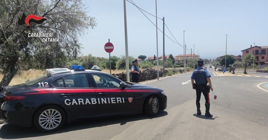  Inseguiti per Licodia, due uomini fermati con 10 dosi di cocaina