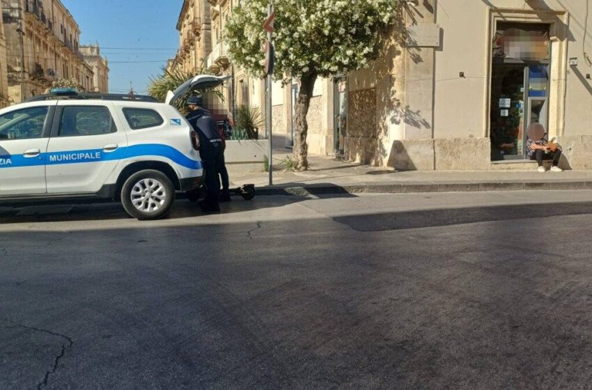 Targhino e casco, stretta sui monopattini a Siracusa: 36 verbali della Municipale in pochi giorni