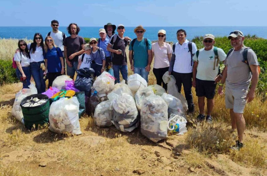  Giornata ecologica al Plemmirio, raccolti oltre 20 sacchi di plastica