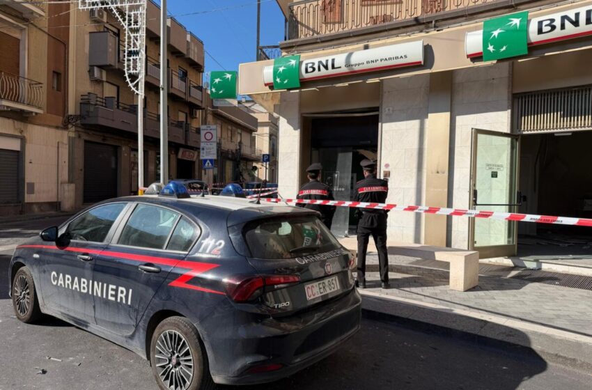  Assalto al bancomat, esplosione nella notte alla Bnl di Lentini