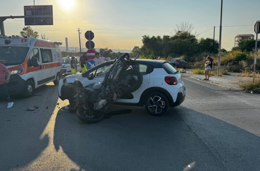  Incidente sulla Siracusa-Priolo, impatto auto-moto: ferito dirigente della questura