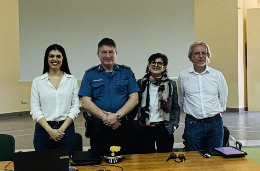  Villasmundo. Bullismo e Cyberbullismo, incontri a scuola: sensibilizzazione e dialogo