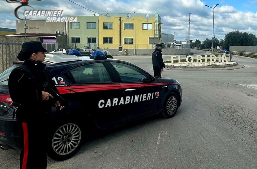  Una pistola a tamburo e cocaina nascosti in casa: arrestato 25enne di Floridia