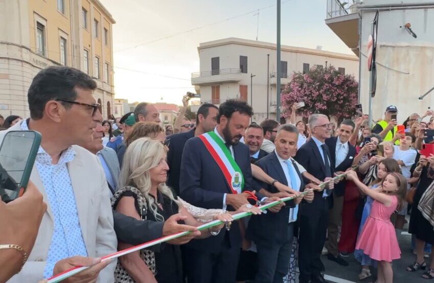  Inaugurato il nuovo Sbarcadero, la riqualificazione-show richiama migliaia di siracusani