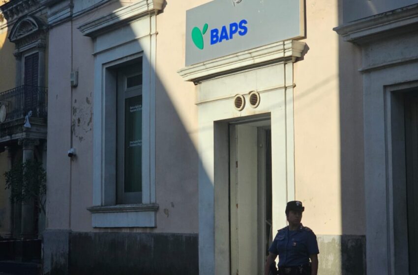  Assalto al bancomat, esplosione nella notte: malviventi in fuga a Carlentini