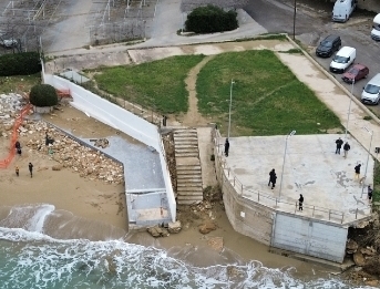  Arenella, ripristinata la discesa Costa del Sole. “Non basta, altri accessi al mare compromessi”