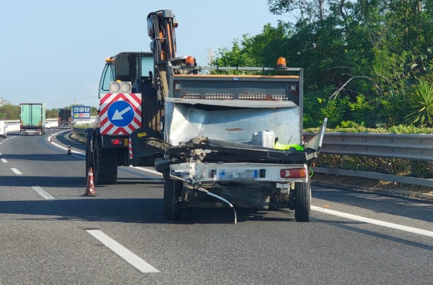  Incidente sulla SS114, dopo Siracusa Sud: scontro senza feriti tra autocisterna e altro mezzo