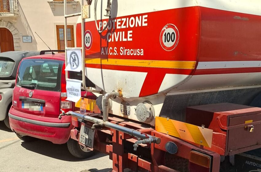  Carenza idrica, autobotte della Protezione Civile in Ortigia