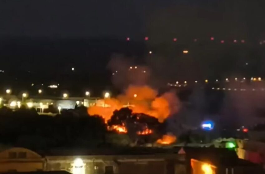  Domato l’incendio che ha spaventato la zona nord del Siracusano: resta l’allarme ambientale