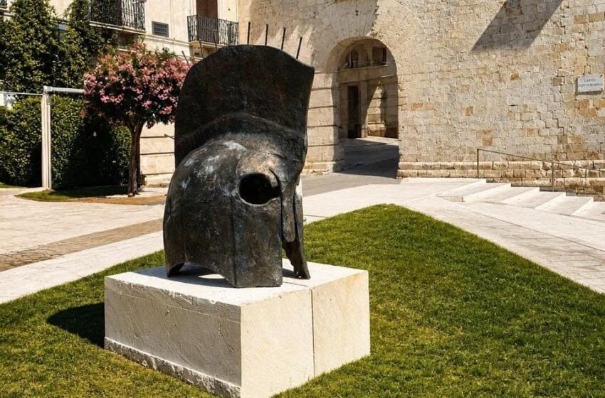  Un elmo corinzio nel cuore di Siracusa: omaggio ad Archia, fondatore della città