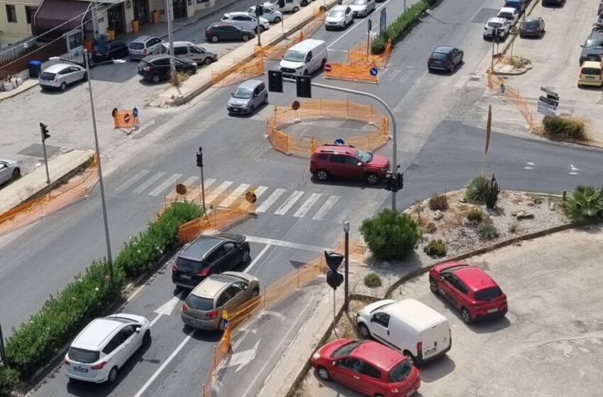  Scala Greca, debutta la prima rotatoria sperimentale.  Seconda in stand-by, ecco il motivo
