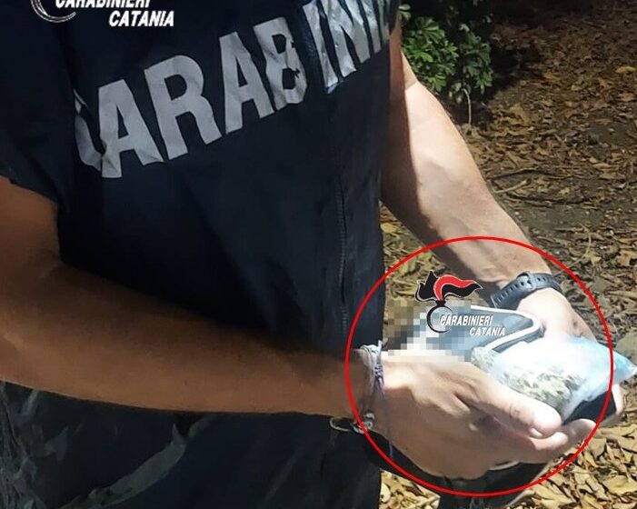  Catania, arrestato 26enne con 10 dosi di marijuana nel borsello