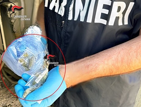  Ramacca (CT), droga e soldi in casa mentre è ai domiciliari