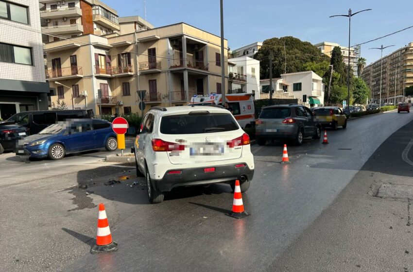  Incidente lungo viale Teracati, tre feriti lievi