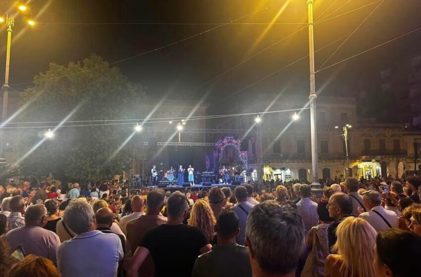  Estate Avolese 2026: nel week-end  teatro, concerti e serate danzanti