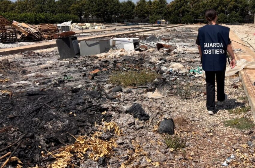  Discarica abusiva e roghi di rifiuti: sequestro della Capitaneria di Porto a Siracusa