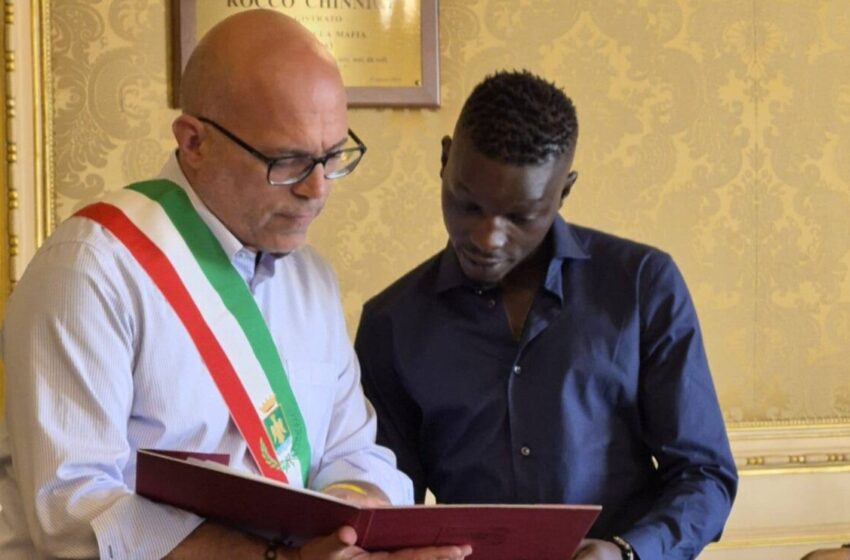  Dal Gambia alla sua vita ad Augusta: da oggi Modou è un cittadino italiano
