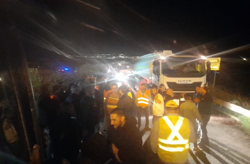  Caro carburanti, scatta la protesta nel Siracusano: trattori e camion davanti alla zona industriale