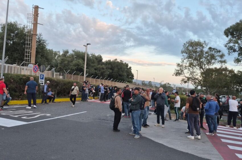  “Politica degli appalti al collasso”: presidio dei lavoratori davanti alle portinerie sud