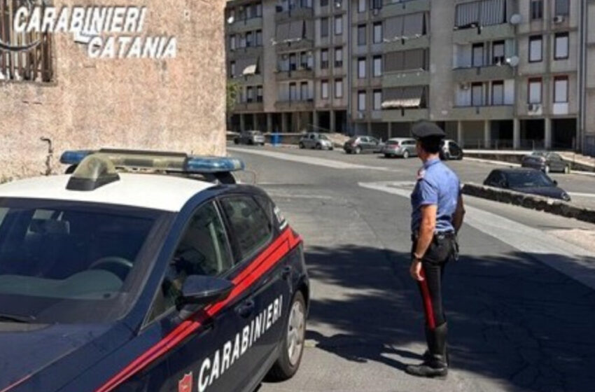  Catania, arrestato giovane pusher in flagranza di reato