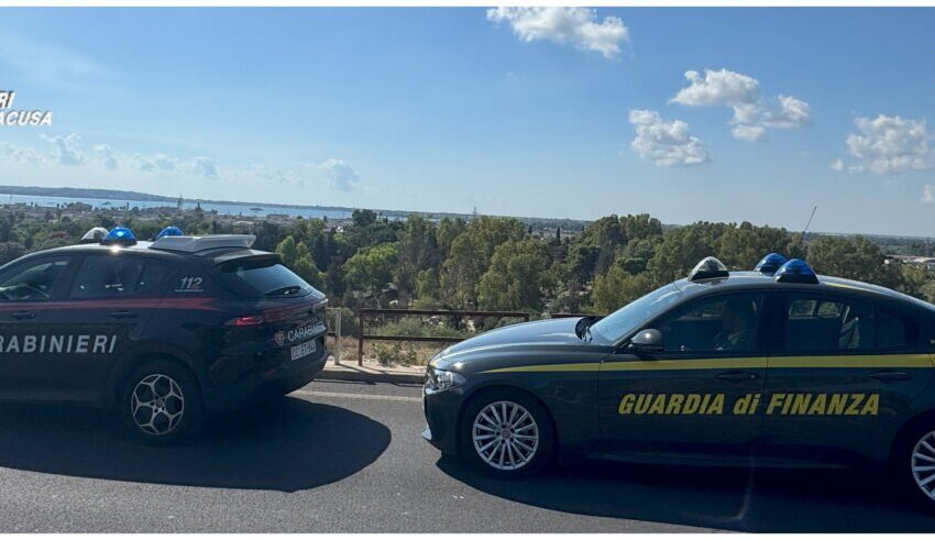  Blitz antidroga a Noto: 5 misure cautelari, sequestrati oltre 6 chili di droga e 4 armi